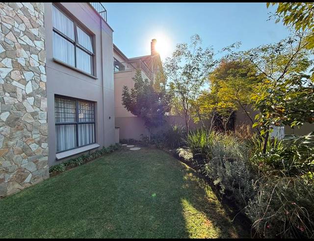 3 BEDROOM APARTMENT FOR SALE IN THE POLOFIELDS